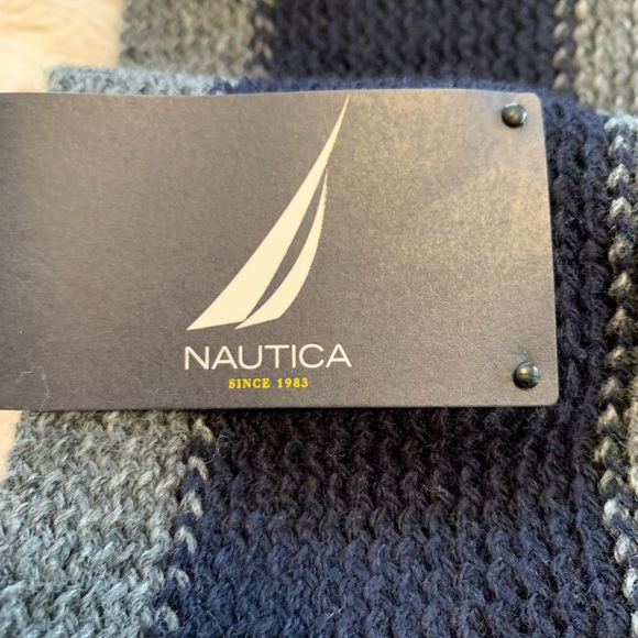 NAUTICA unisex gray acrylic and nylon fringed scarf with blue stripe NWT - Picture 4 of 8
